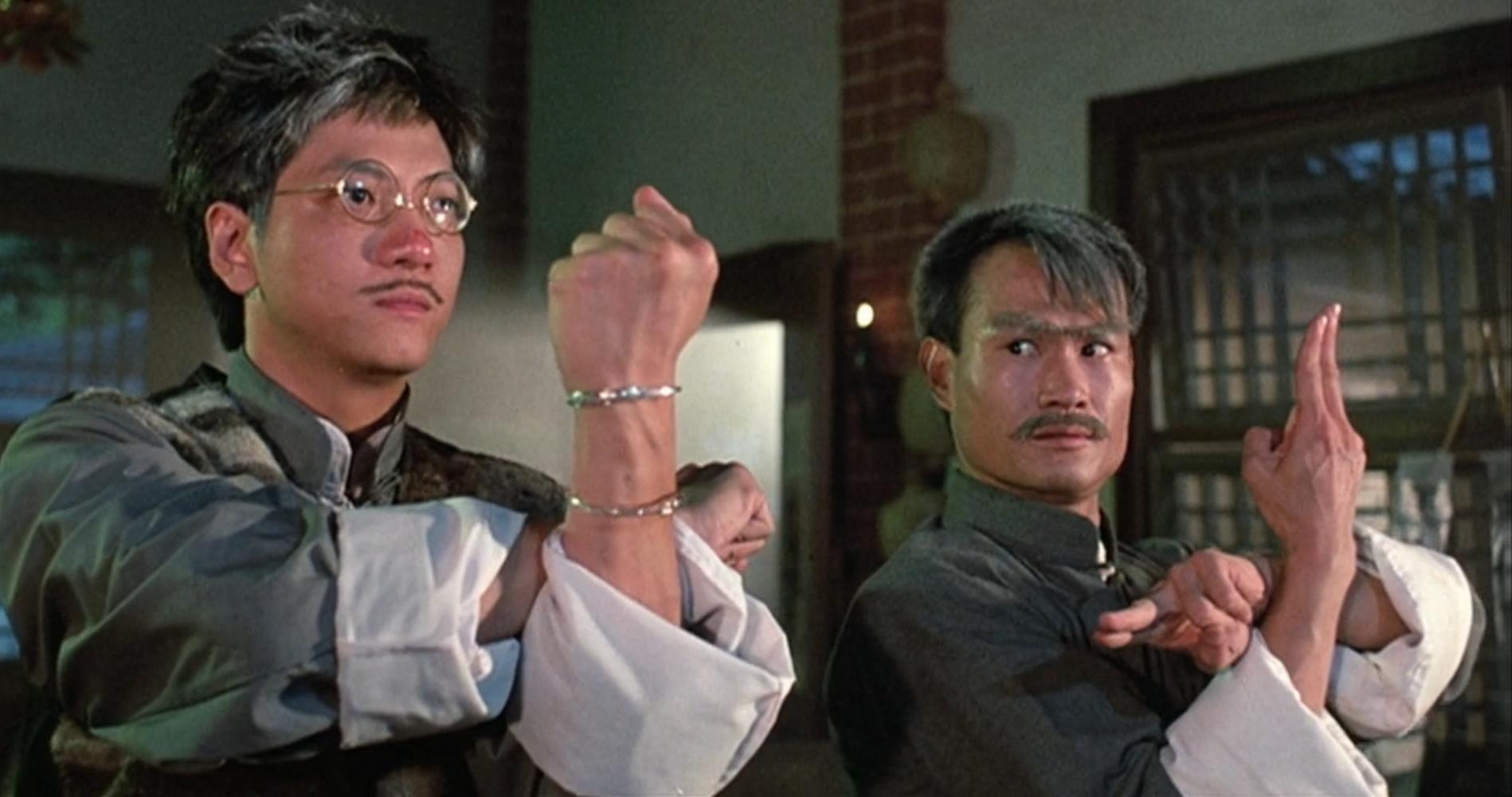 《僵尸先生》,其实这部电影在1985年就上映了,但是我看的时候应该很晚