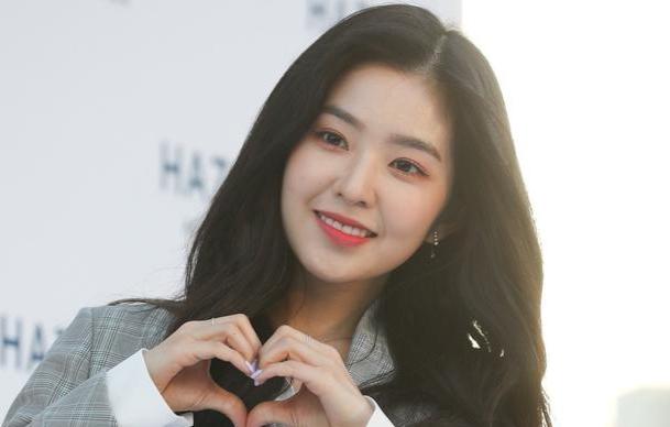 2021年广东中考作文：《少年的模样》