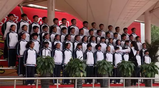 开学季！西安市52所中学校服大PK，比比谁家的最好看？