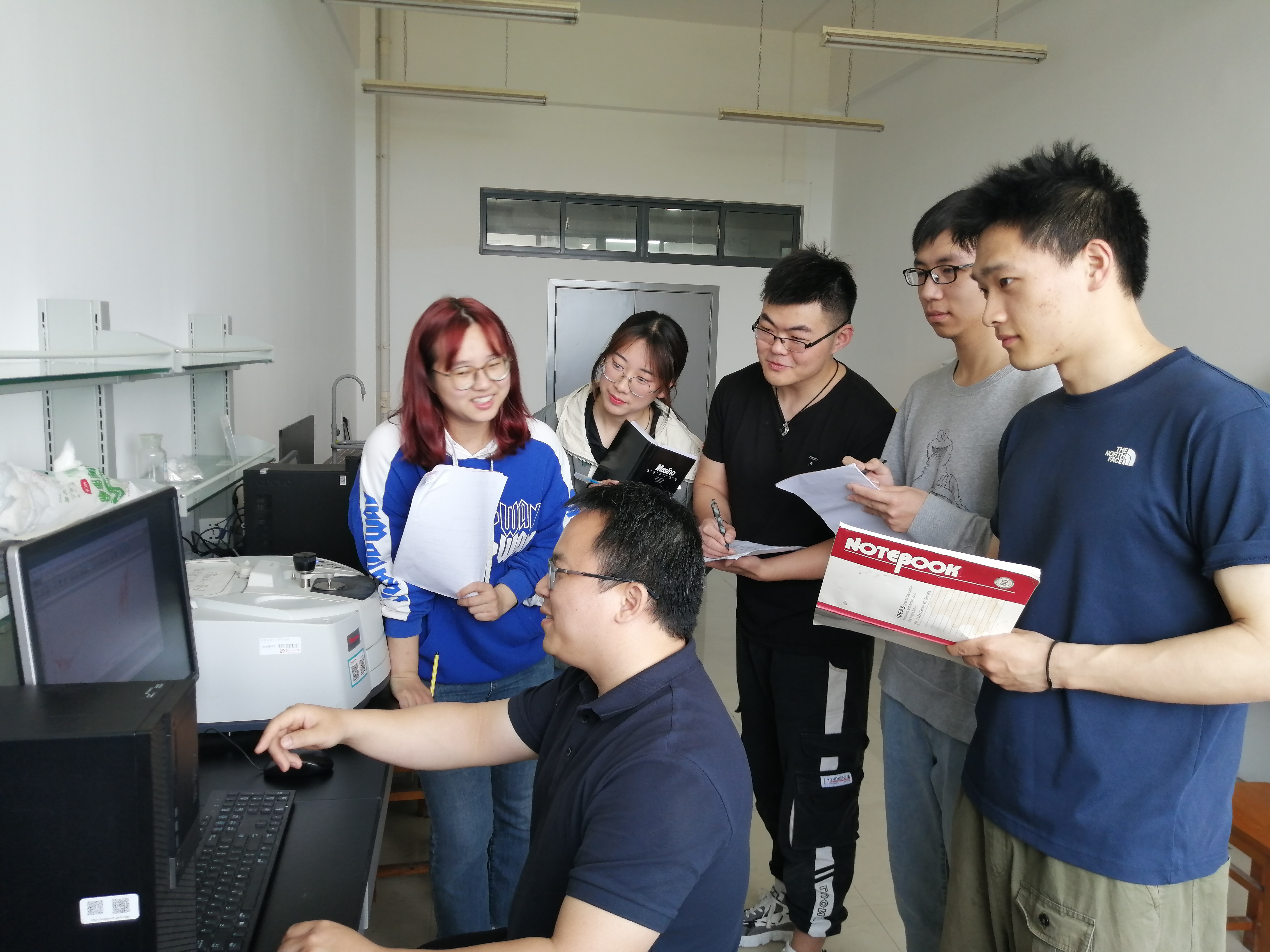 想报考国贸专业？这四类专业看起来光鲜亮丽，可是毕业生有苦难言