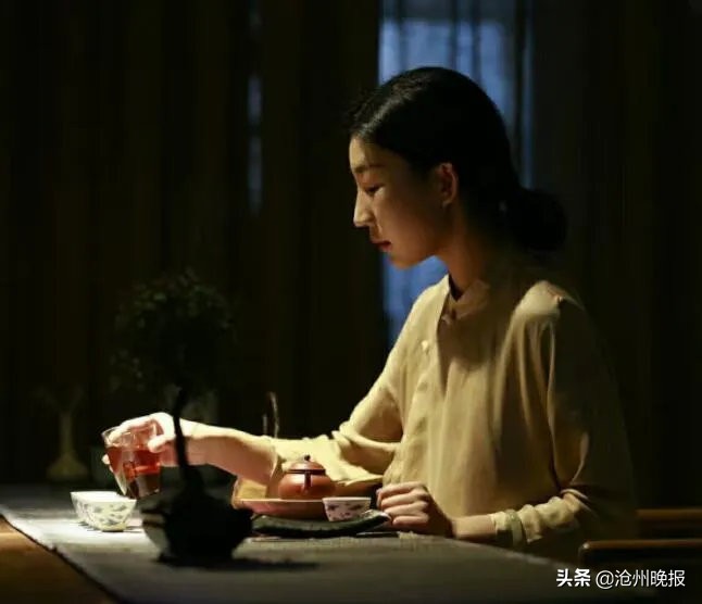 茶缘｜一杯香茗，细细品酌，不光能体会茶的甘苦滋味，更有人生百味……