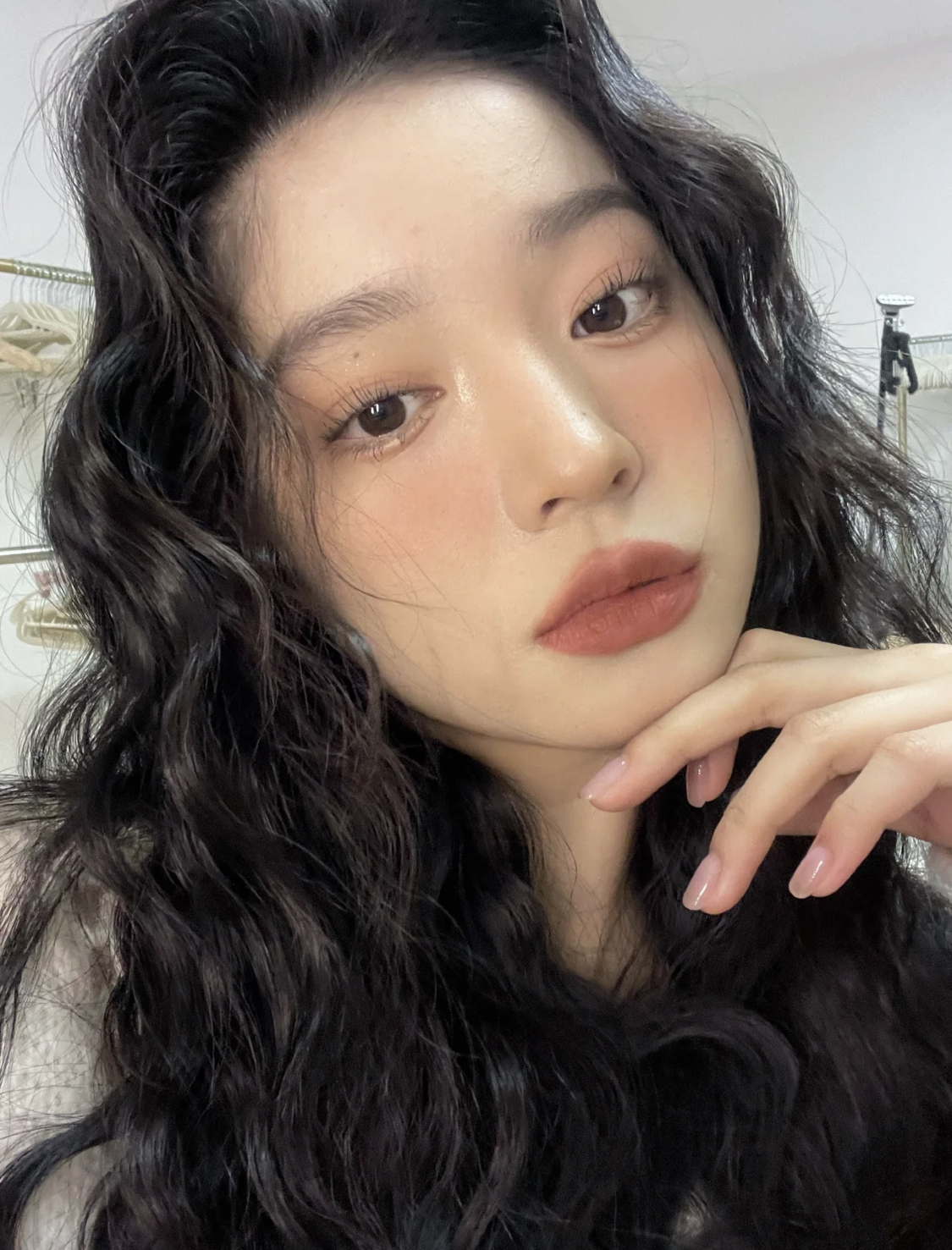 冬天口红不必买太多，有这4支就够用，有品位的女人都在用
