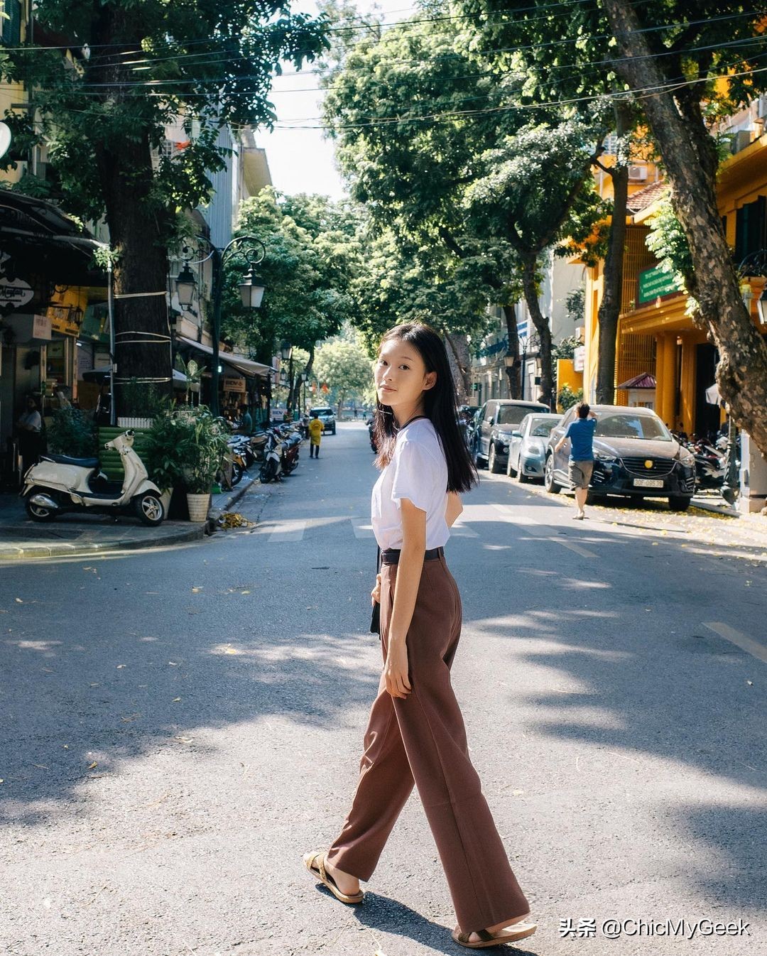 越南模特撞脸章子怡爆红！极品氛围美女，一张会说故事的清冷脸