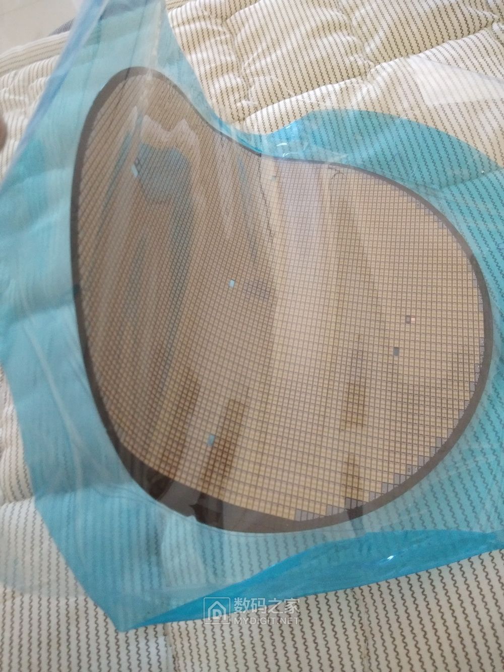 高逼格手办！整套晶圆片讲解，带领你进入芯片的内部世界