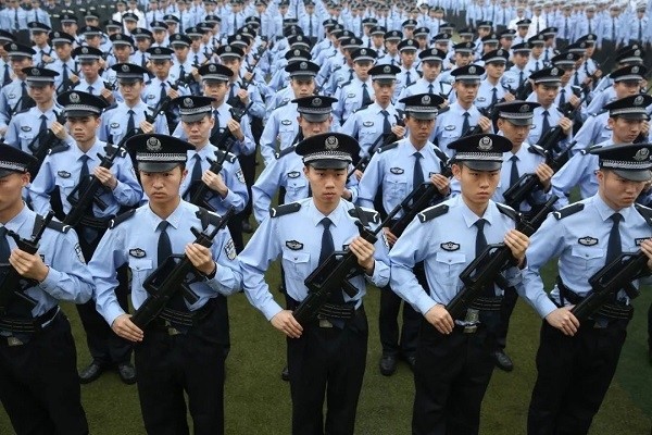 警校共有3档，第一档考上就是金饭碗，专科生也吃香
