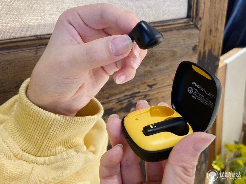 Liavs联名腾讯怪奇鹅 体验一回无线蓝牙耳机