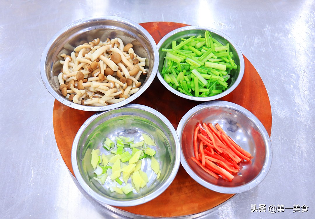 大鱼大肉吃腻了，试试这5道素食家常菜，清淡营养不油腻，太香了