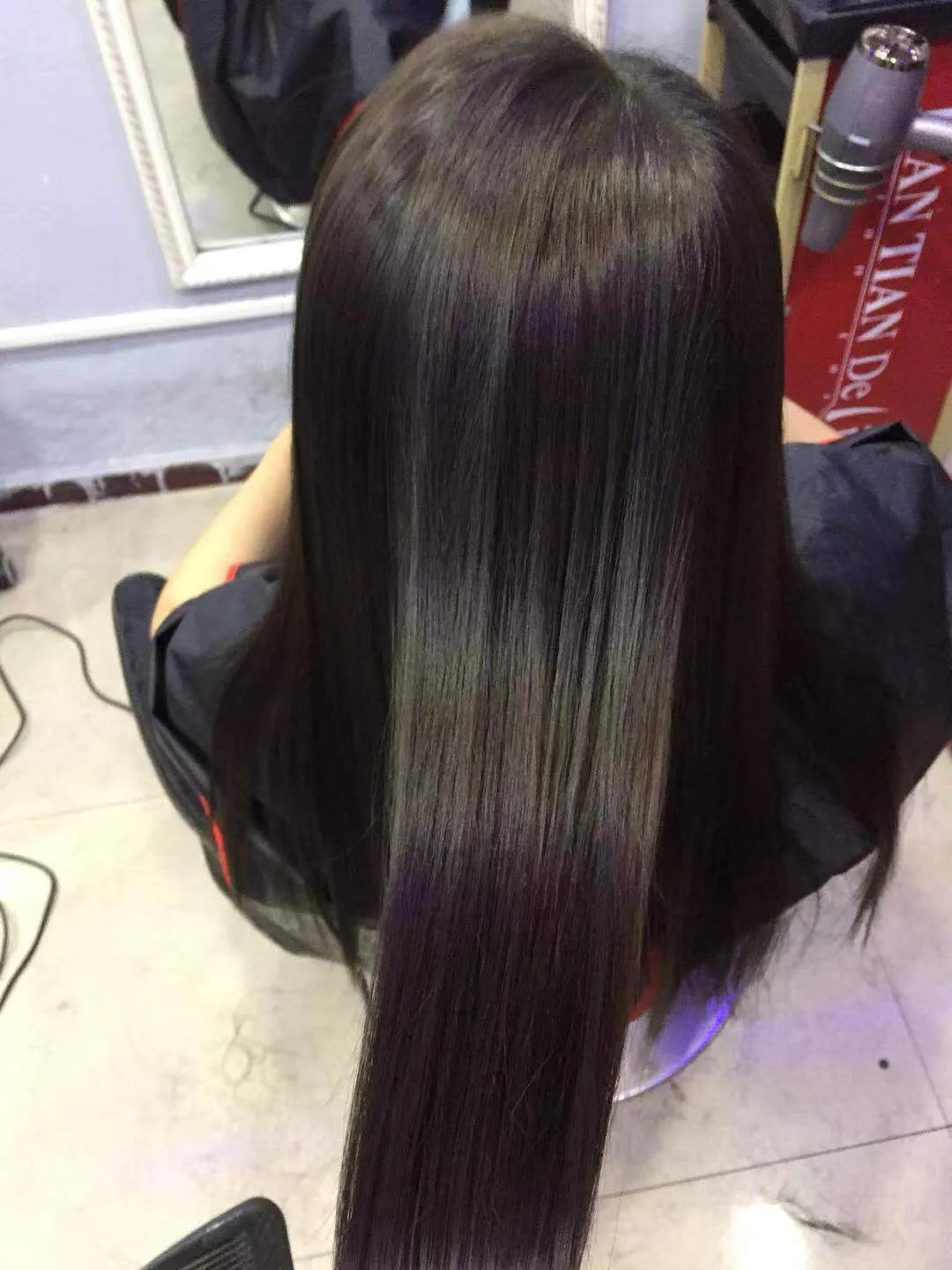 烫发后怎么打理头发？