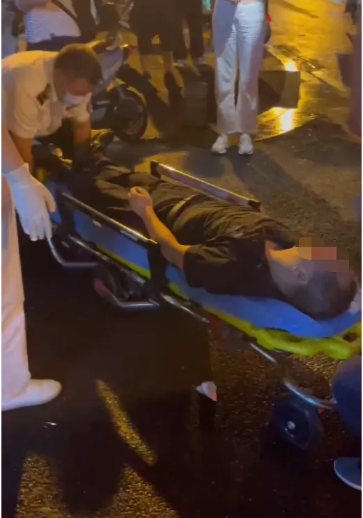 顶着满头染发剂救人的女医生找到啦：有点害羞，当时顾不上形象