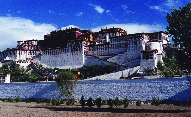 布达拉宫简介资料（西藏历世达赖喇嘛的夏宫）