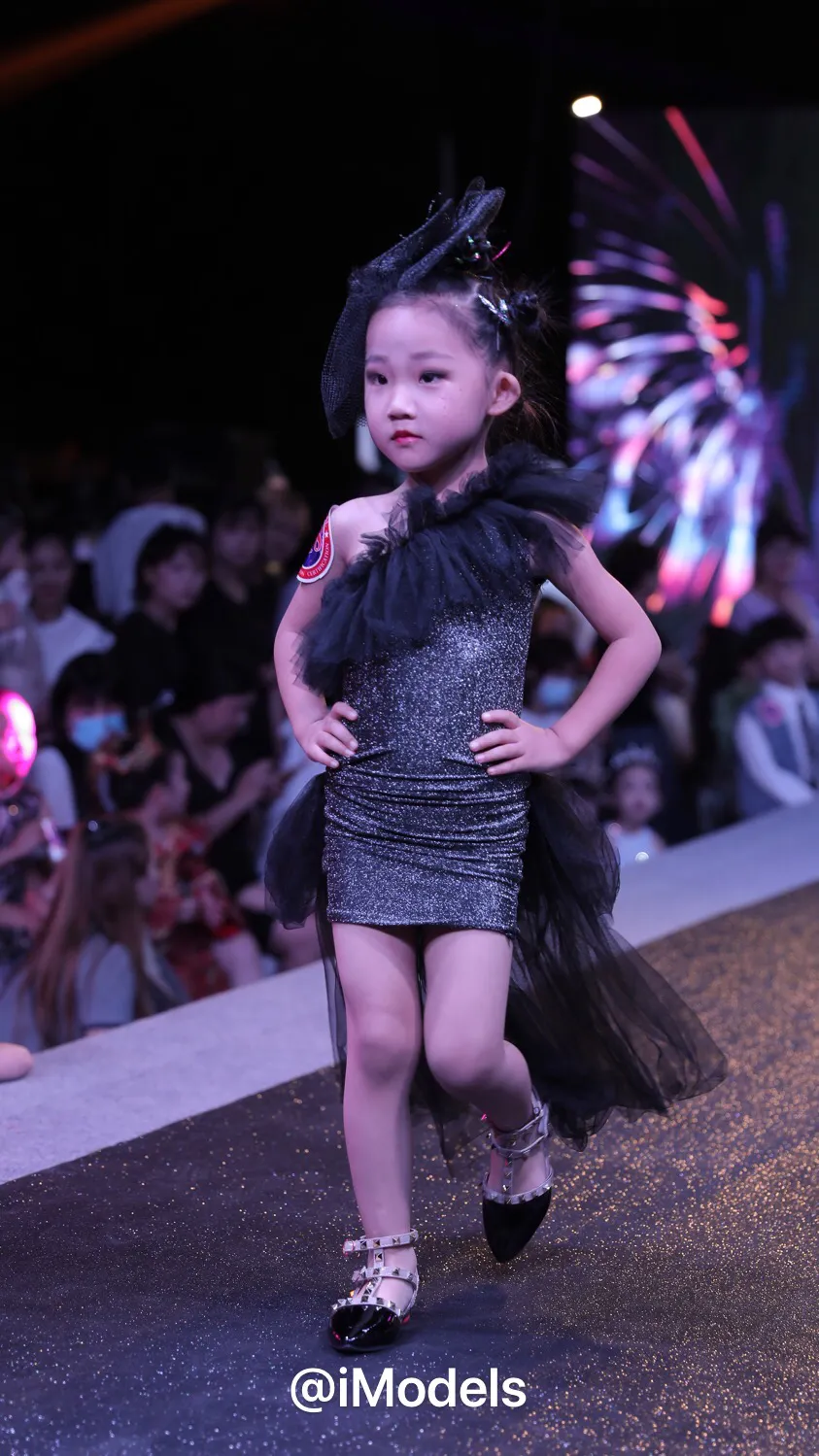 漯河少儿模特形体体验课·美行天下模特形体礼仪培训学校