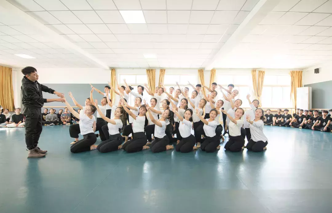 久等了！济南大学泉城学院2019年艺术类招生简章来啦