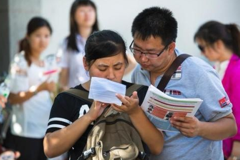 浙江考生高考672分，死活不愿意报考浙大，父母叹息：后悔就晚了