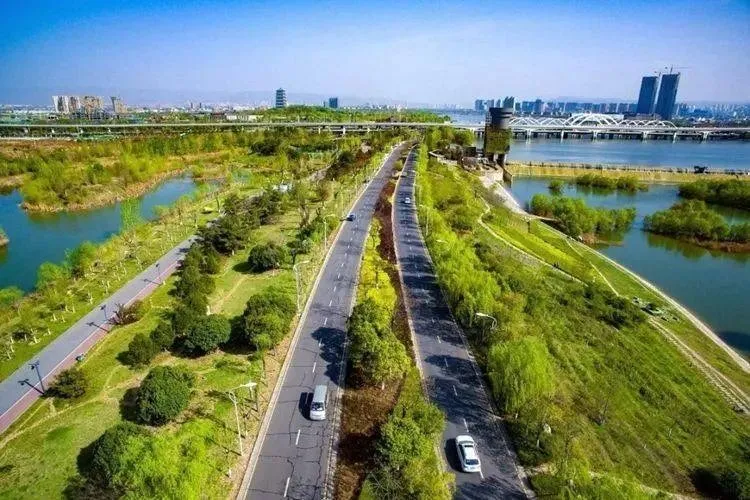 夏天，用9条夜跑线路打卡西安