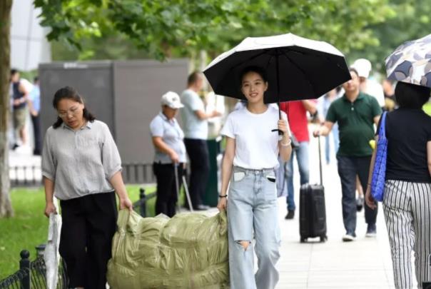 收到录取通知书不去报到，会有什么影响？弃权的后果学生要知道