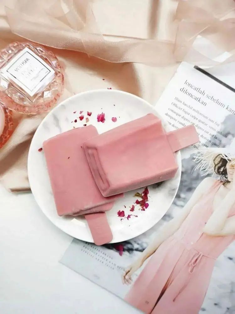 明治雪糕是动物奶油吗（从4毛卖到200元，冰淇淋也内卷）(8)