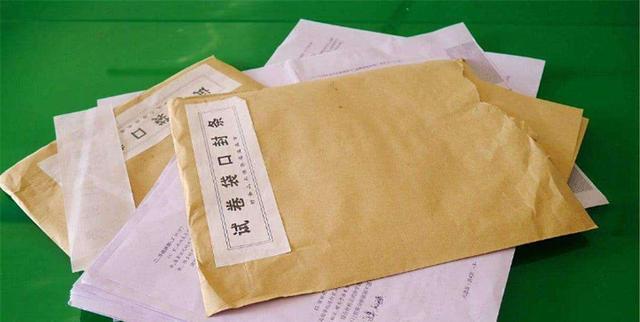 高考考场座位如何编排？为何你跟前后桌试卷不一样？老师带你揭秘