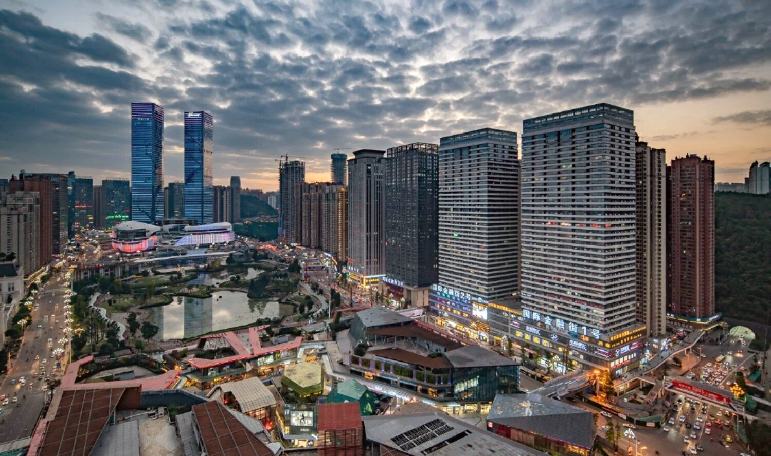 商铺只有40年，怎么做到一铺养三代？