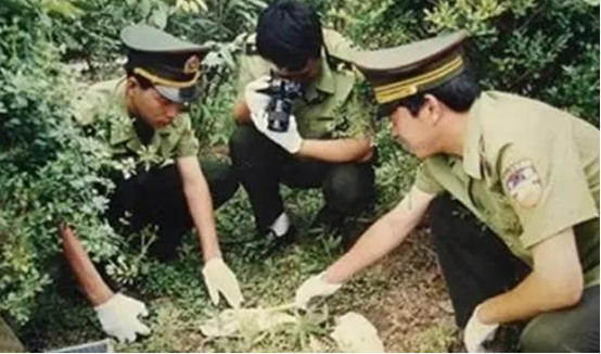 97年江西第一悍匪万光旭，独自对战37名军警，两小时后被当场击毙