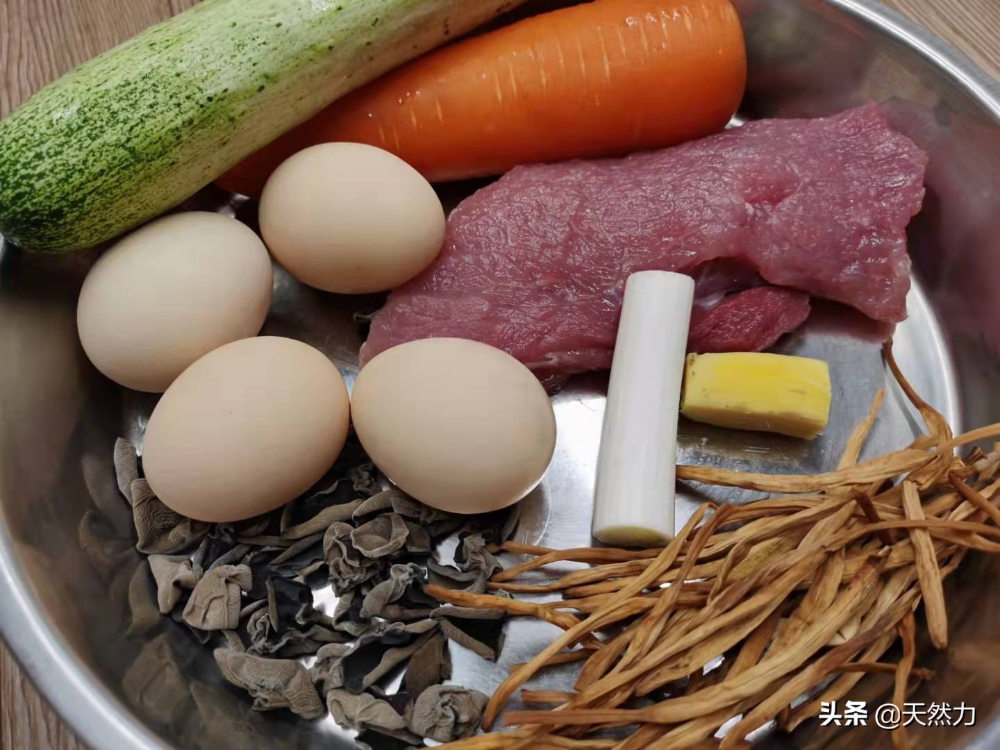 木须肉是传统的经典名菜，做法简单，步骤是关键，看一遍就能学会