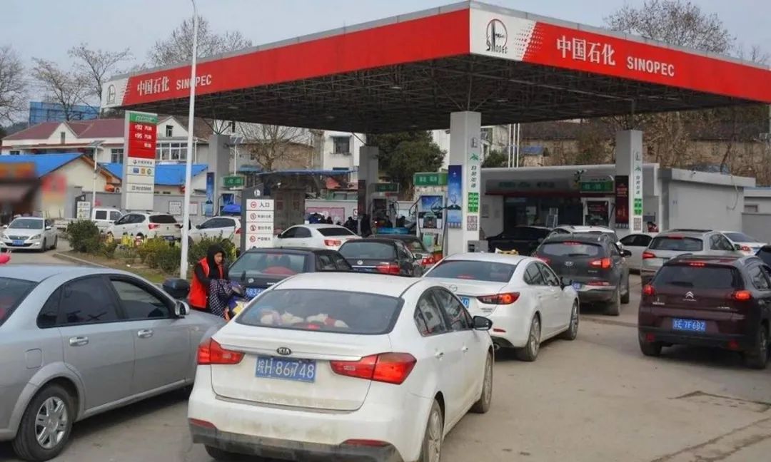 加油员说出实话：92号和95号汽油有差别，难怪你车经常维修