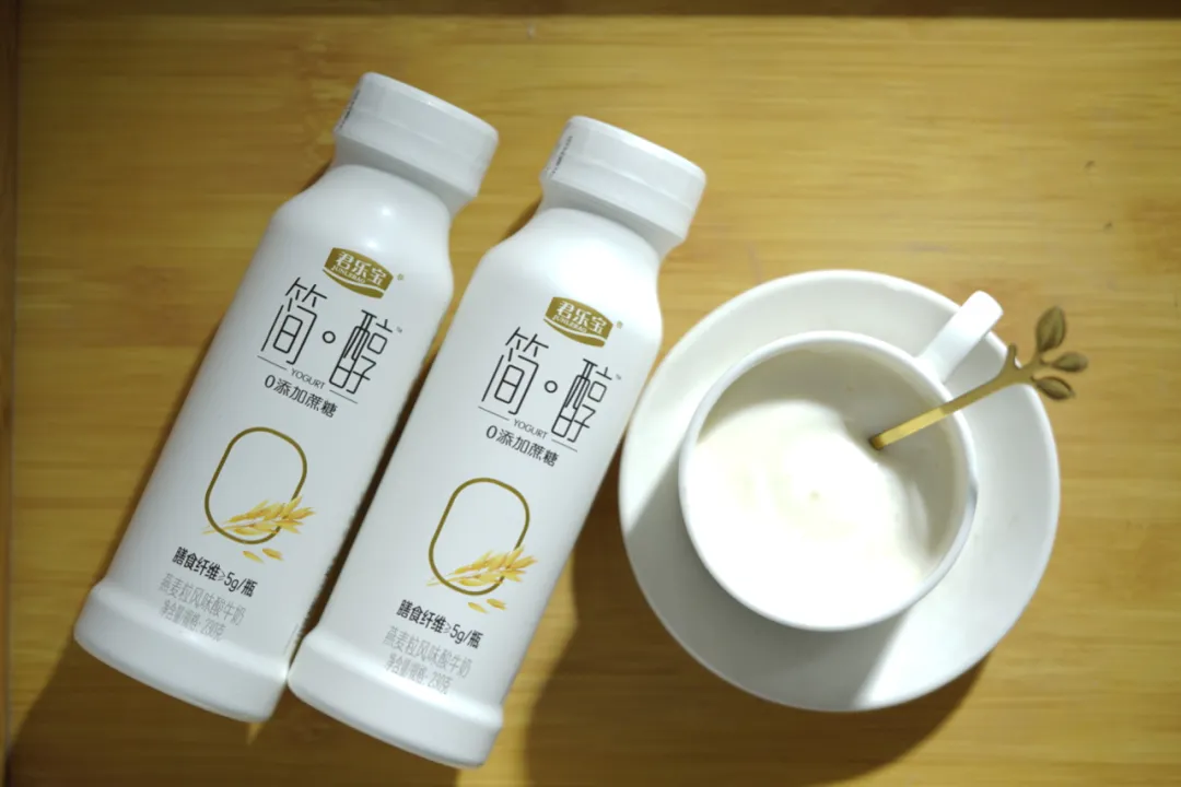 这届年轻人,简醇式的随性