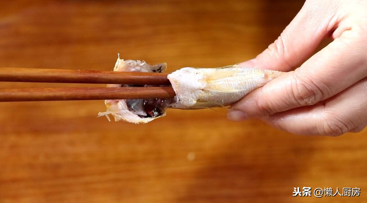 干炸小黃魚的做法,干炸小黃魚的做法視頻