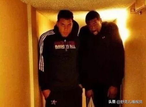 nba人为什么比正常人高(NBA球星因身高遭遇的麻烦：个人隐私得不到保护，退役后未老先衰)