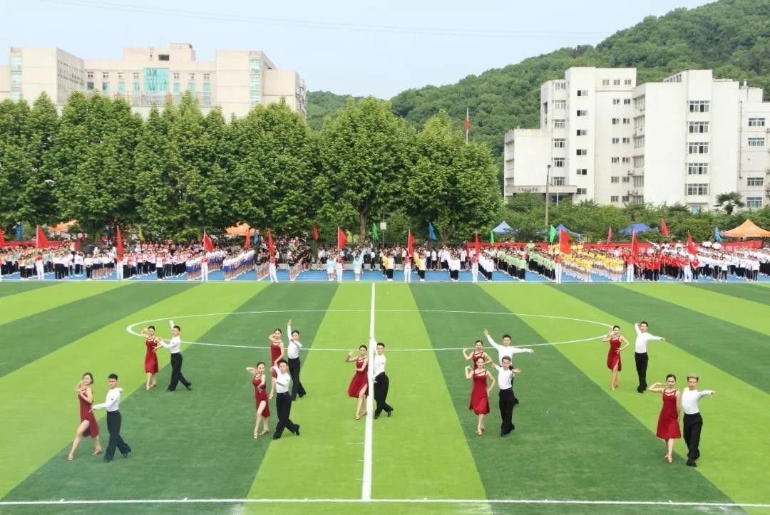 占地2000余亩，投资8000万建新宿舍，湖北这所大学“太豪华”