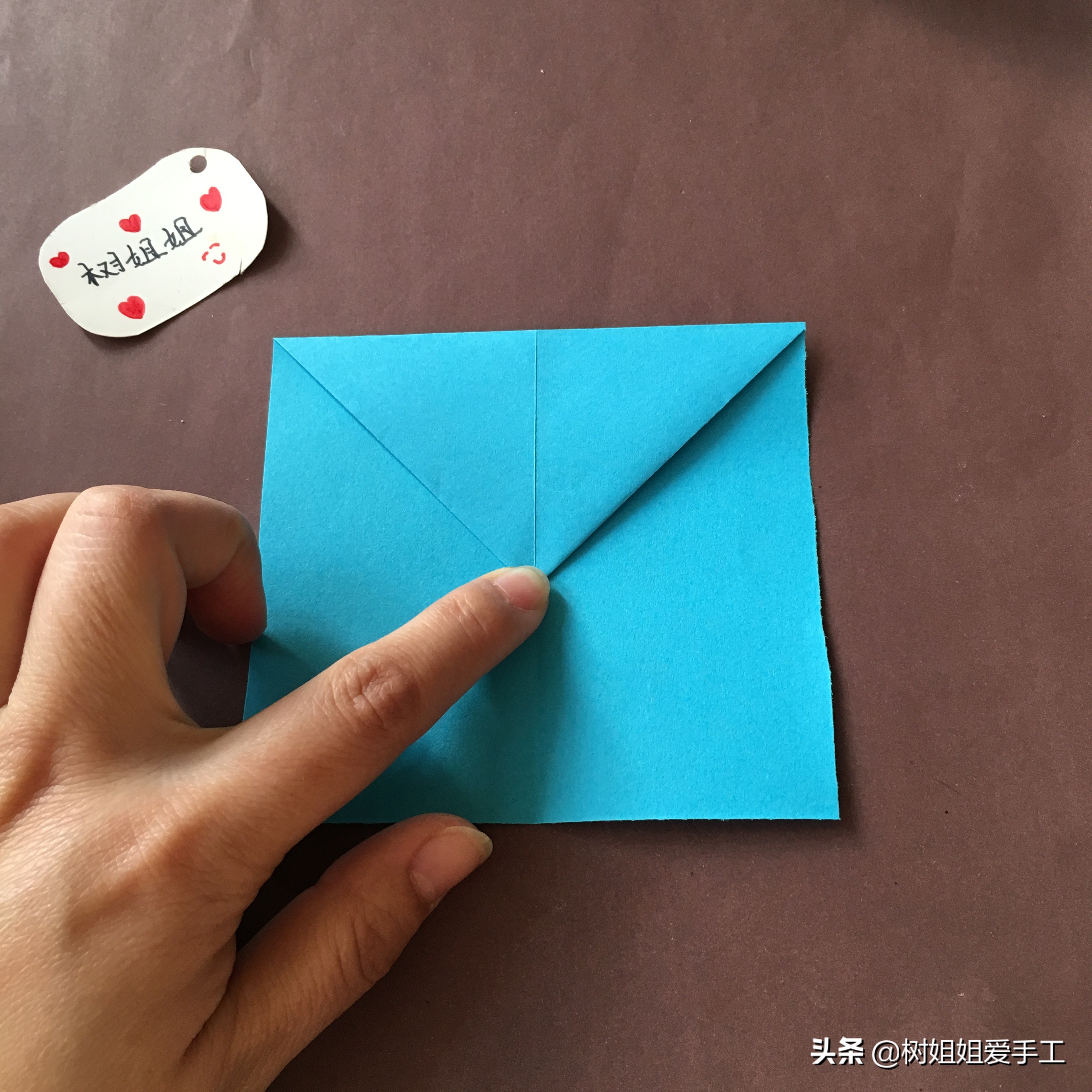 亲子折纸：这是一款超级简单的纸飞机