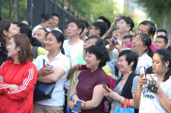 高考中的“3件奇葩事”，这些故事告诉我们，考场心态太重要