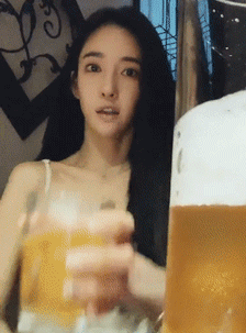 “千万网红”转战娱乐圈，化身赌场美艳老板，身材比韩星优越多了