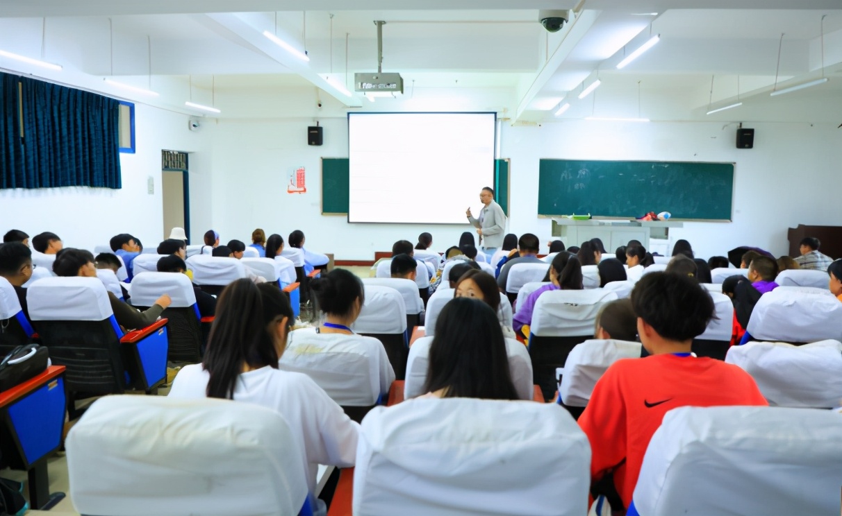 贵州工程应用技术学院运用“三个课堂”打造思政育人新平台