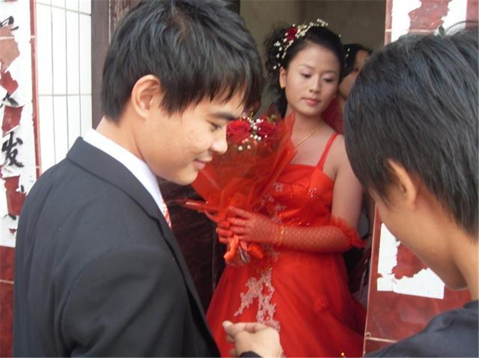 “入赘”的男人和娶妻的男人，婚后有啥区别？过来人：差距太大