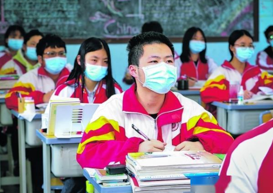 英语或将被踢出高考，教育部做出回应，家长：用处不大应该取消