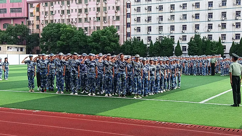 迷彩青春 意气风发｜南昌现代外国语学校2021级新生军训圆满闭幕