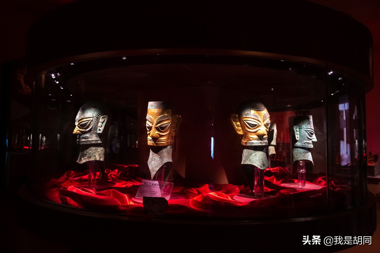 三星堆为何被传与外星人相关？奇特的相貌与神秘失踪，至今是谜