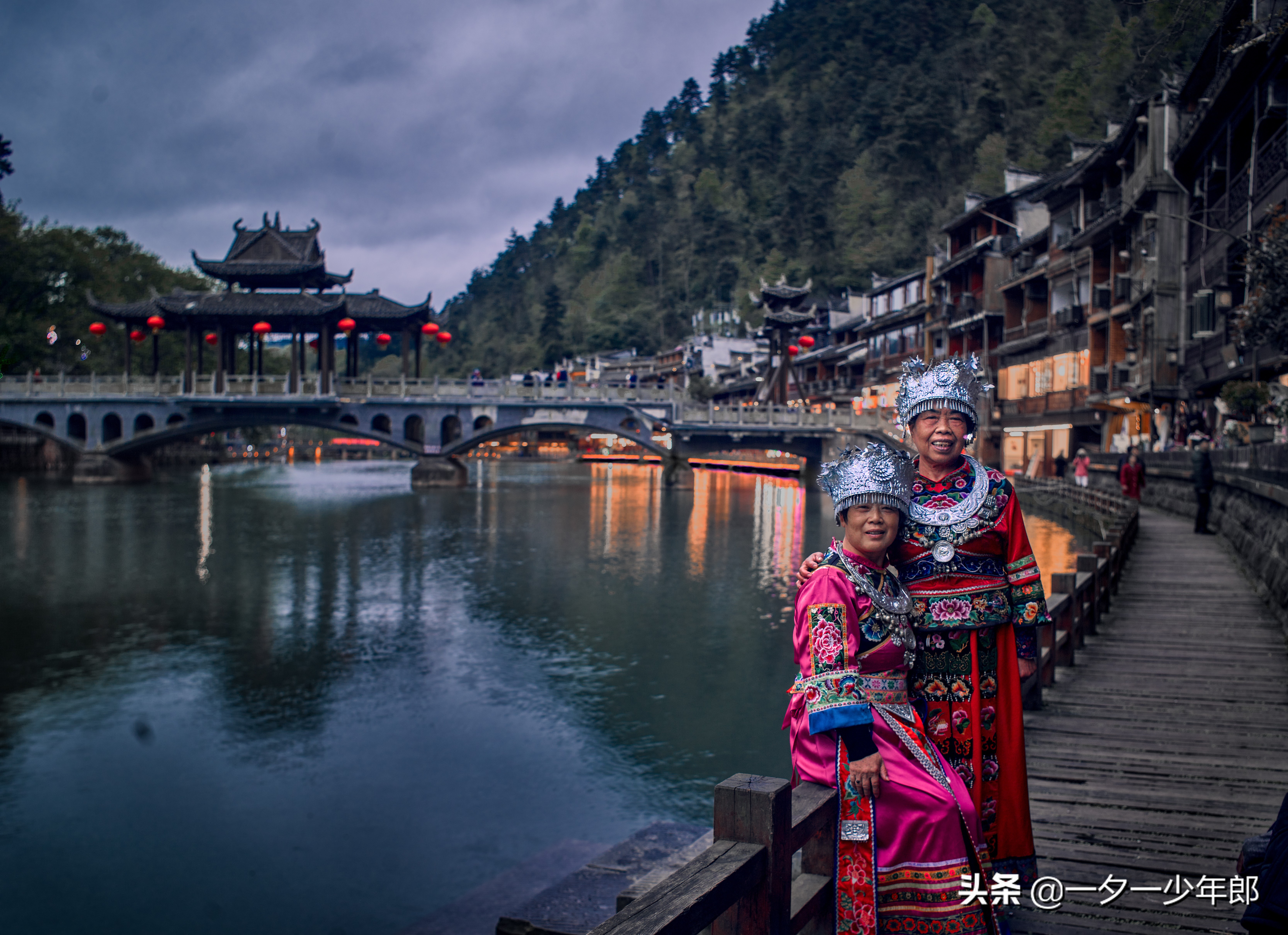 湖南凤凰城在哪里(湘西凤凰古城景区景色) - 小邻网