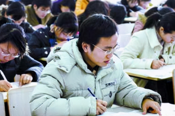 网曝教育部通知，这三种证书取消，含金量为零，再考就是做无用功