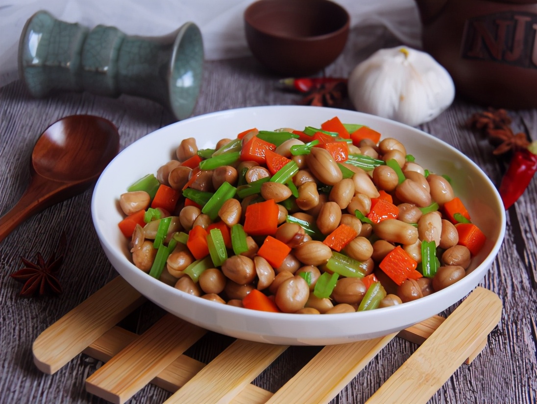 煮花生米多长时间煮好（记住这个时间脆爽又入味越嚼越香）