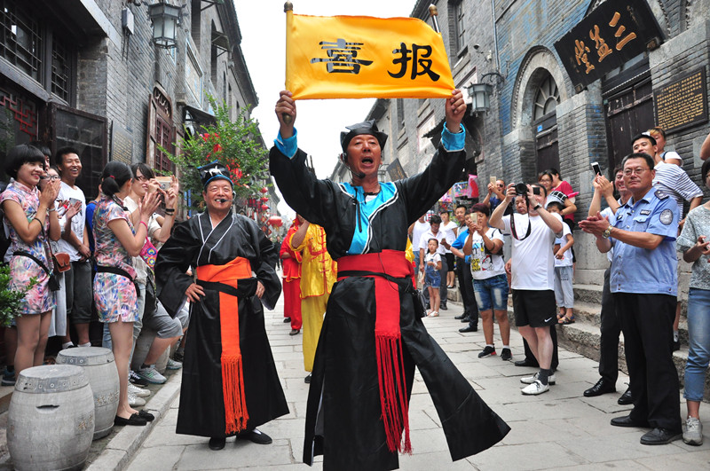 高考“满分”作文，字迹工整，阅卷老师都舍不得扣分