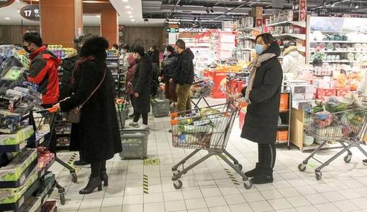 胖东来创始人于东来：90%利润给员工，冲在抗洪第一线