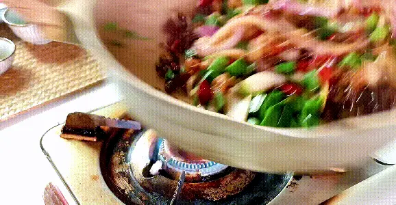 猪油渣的3种做法，酥脆可口，开胃下饭，是小时候的味道