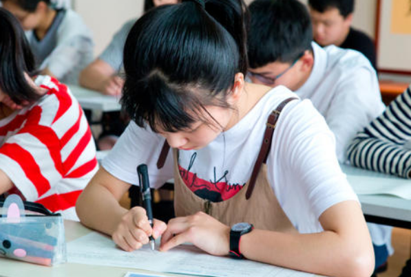 盘点南京市各区民办中小学学费，普遍价格高昂，一年多达10万