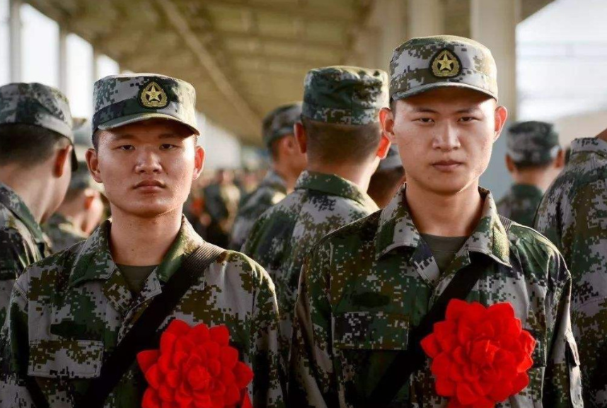 同样是参军入伍，在校生和毕业生之间的差距，差的不是一星半点