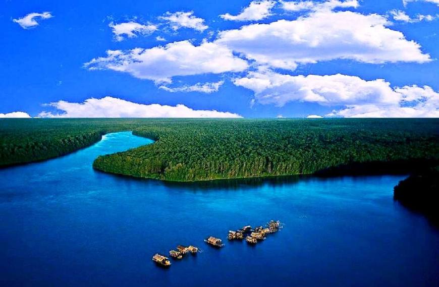 周公解梦：梦见发大水，或清澈汪洋，或混浊翻滚，伫立水边，何解