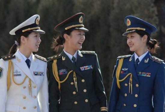 大学生迎来“好消息”，2021年当兵可直接保送军校，但需符合要求