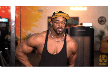 基因改变不了，可以通过技巧改变肩宽，倒三角体型这样练