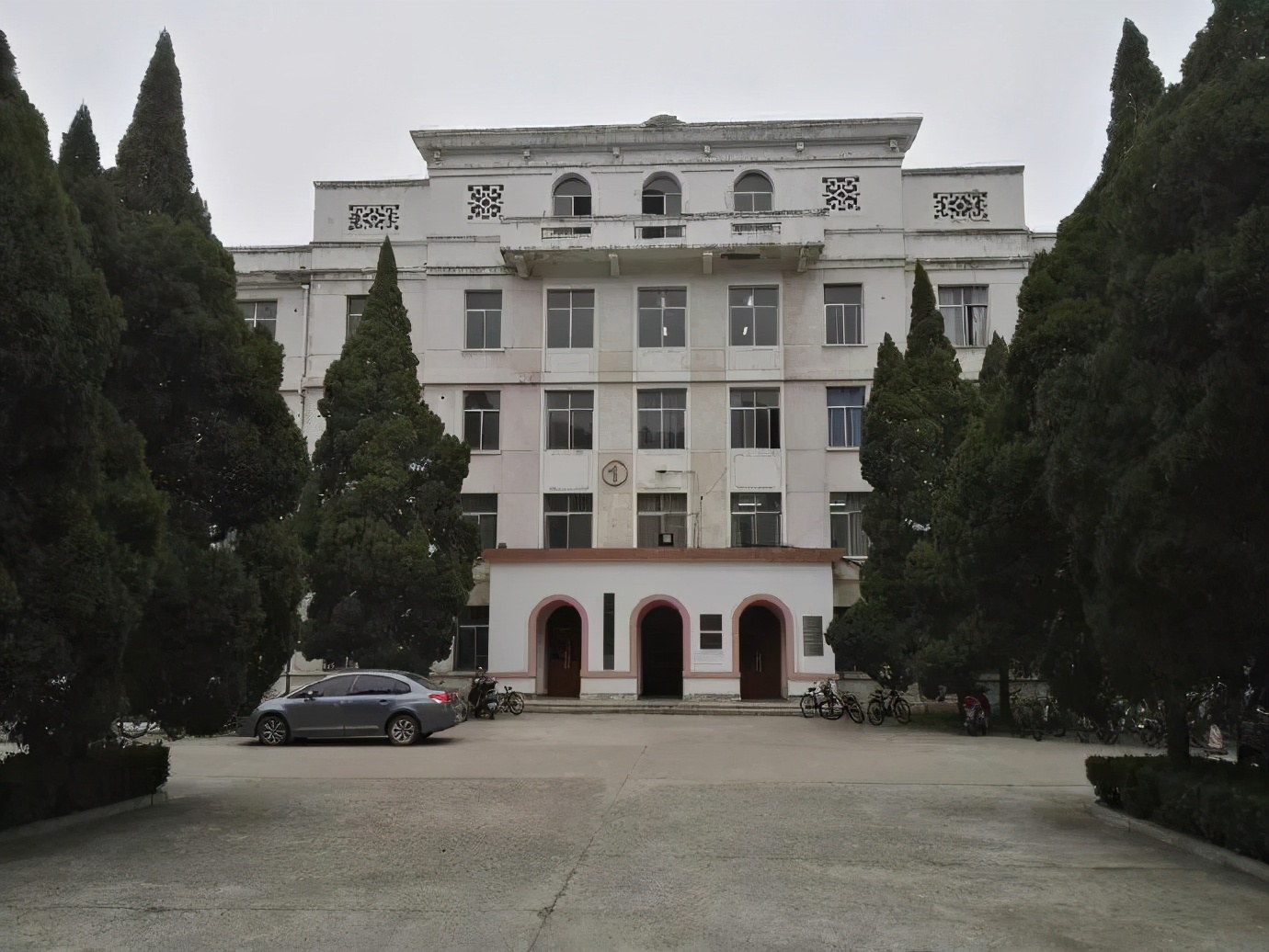 回味洛阳工学院北院的标志性建筑