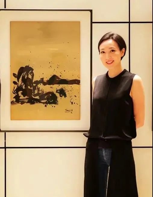 至今未婚的6位“豪门千金”，各有各的苦衷，最大59岁，最小34岁